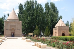 Mausoleum-von-Aisha-Bibi-1