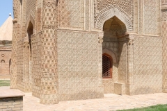 Mausoleum-von-Aisha-Bibi-2