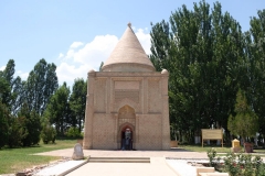 Mausoleum-von-Aisha-Bibi-6