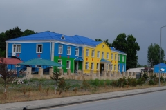 Auf den Straßen nach Qäbälä