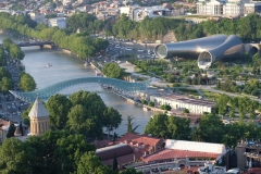Rund um die Seilbahnstation in Tiflis