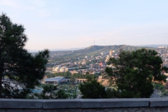 Rund um die Seilbahnstation in Tiflis