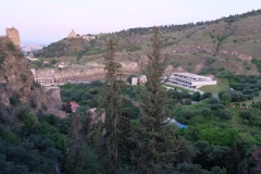 Rund um die Seilbahnstation in Tiflis