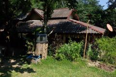 Wasserfall-mit-Kneipe-in-Laos-13