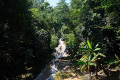 Wasserfall-mit-Kneipe-in-Laos-16