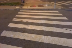 Zebrastreifen und Ampel